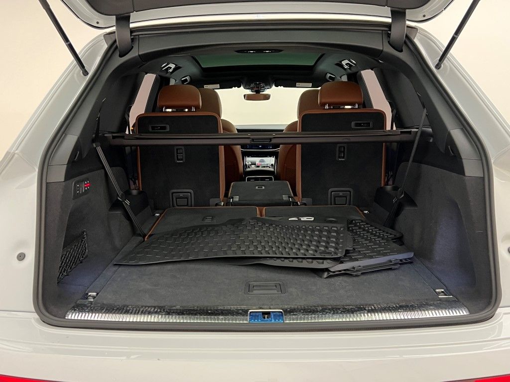 Thumbnail: 2025 Audi Q7 - 10