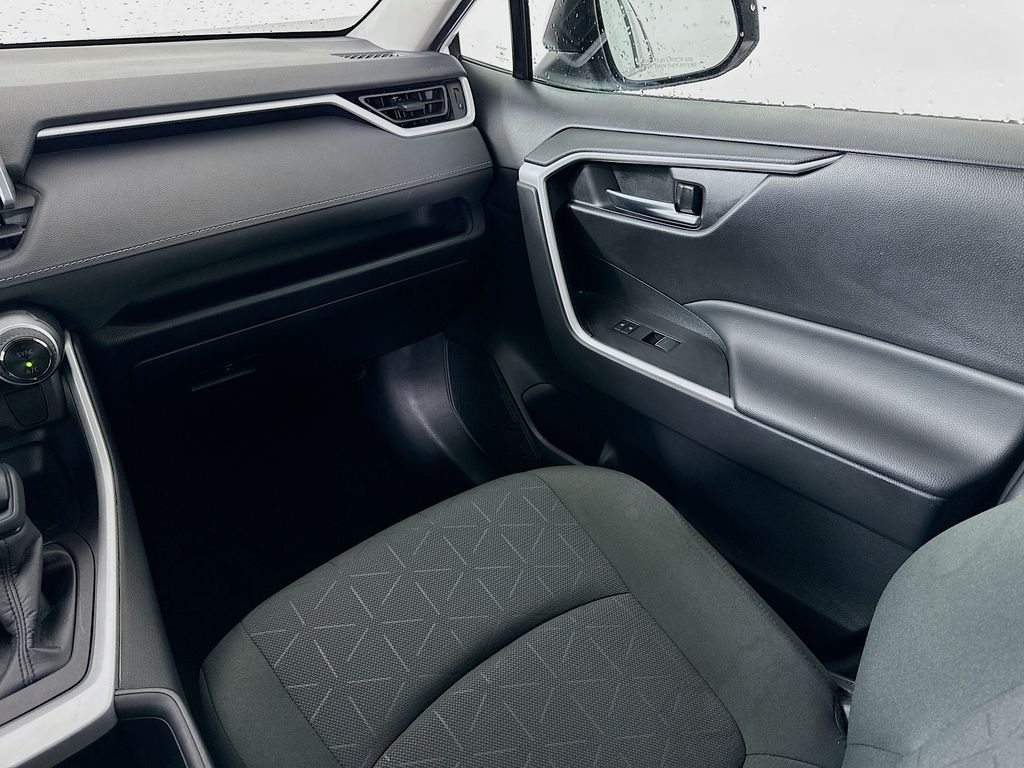 Thumbnail: 2024 Toyota RAV4 - 22