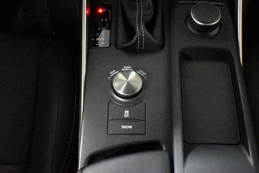 Thumbnail: 2020 Lexus IS - 25