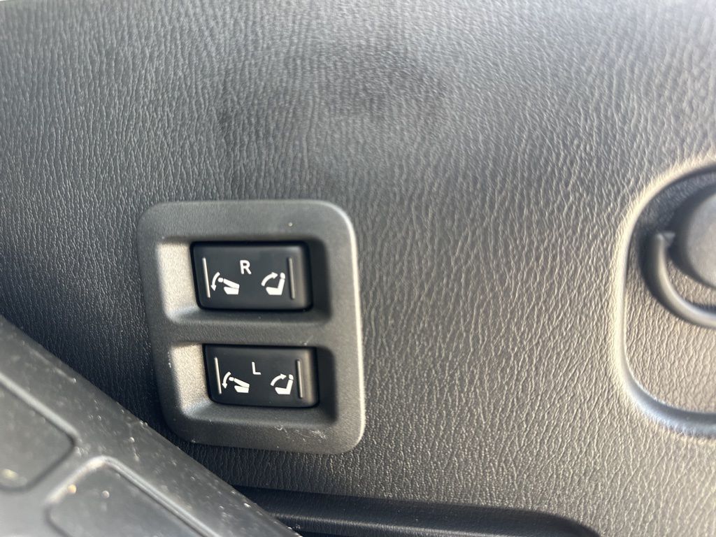2020 Hermosa Blue Pearl Nissan Armada Platinum 4X4 SUV