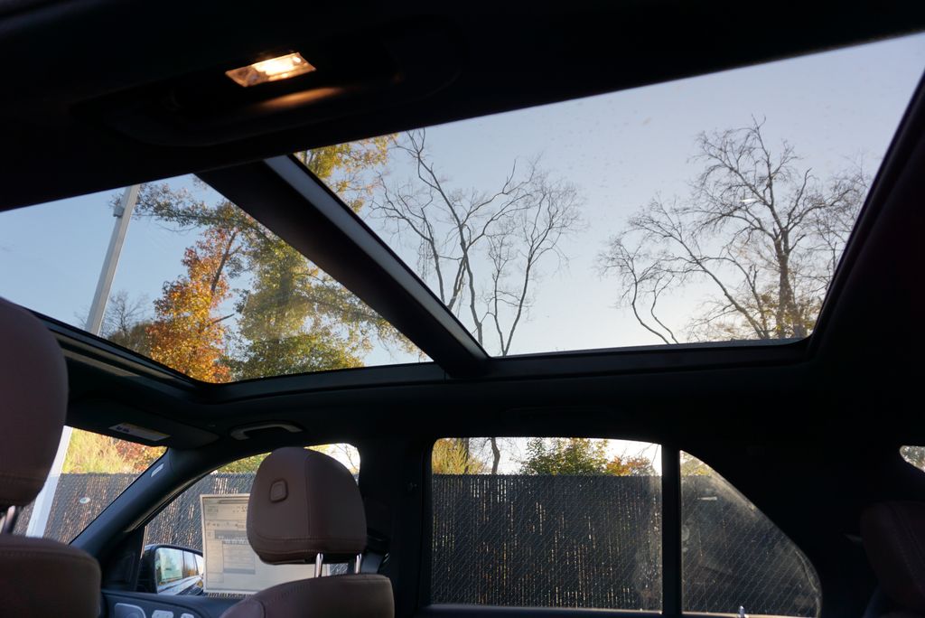 Thumbnail: 2026 Mercedes-Benz GLE - 16