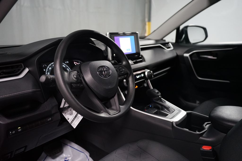 Thumbnail: 2025 Toyota RAV4 - 17