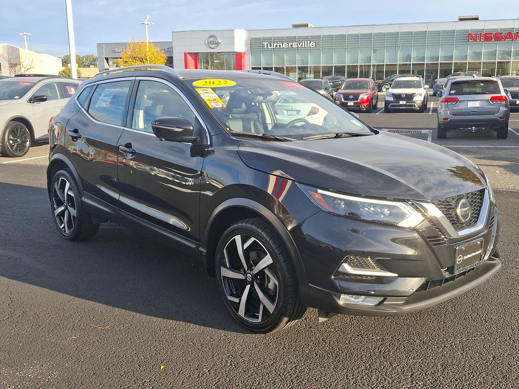 2022 Nissan Rogue Sport SL 3