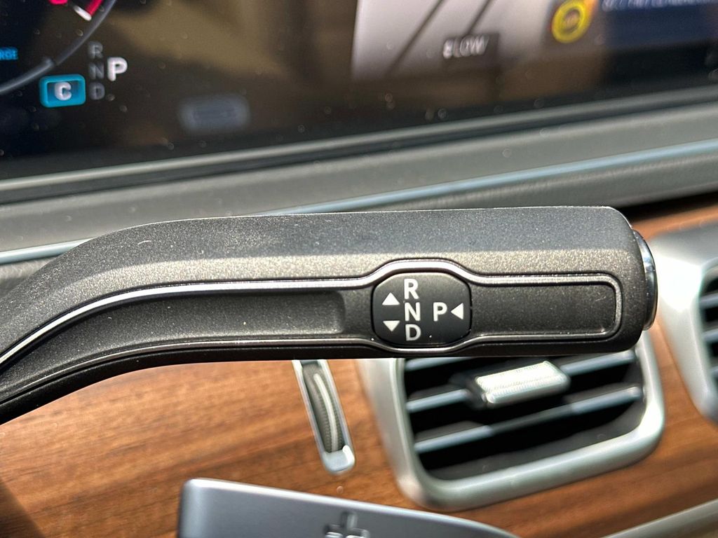 Thumbnail: 2026 Mercedes-Benz GLE - 18