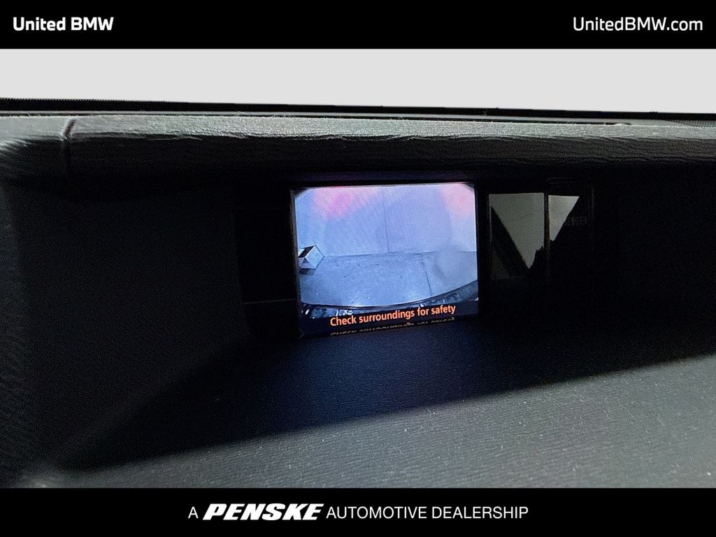 Thumbnail: 2011 Toyota Sienna - 9