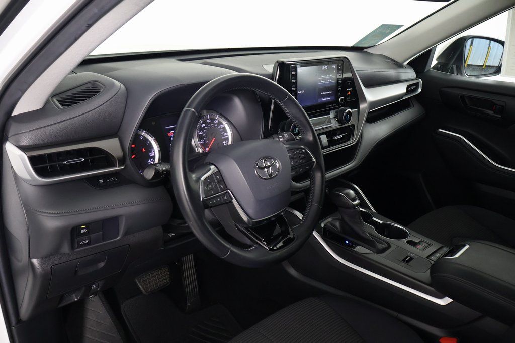 Thumbnail: 2020 Toyota Highlander - 7