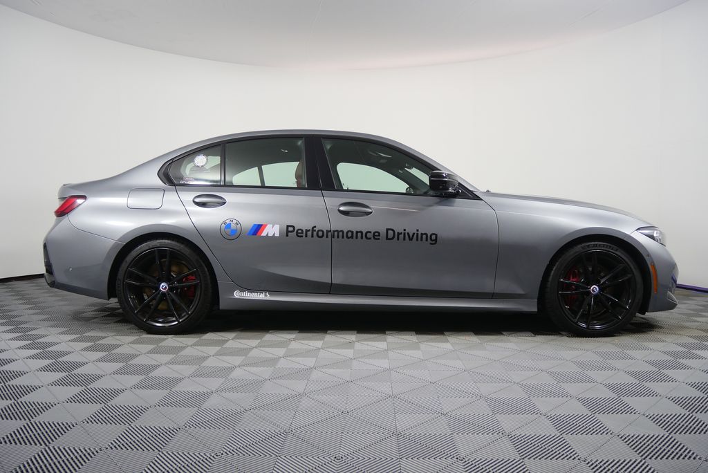 Thumbnail: 2023 BMW 3 Series - 2
