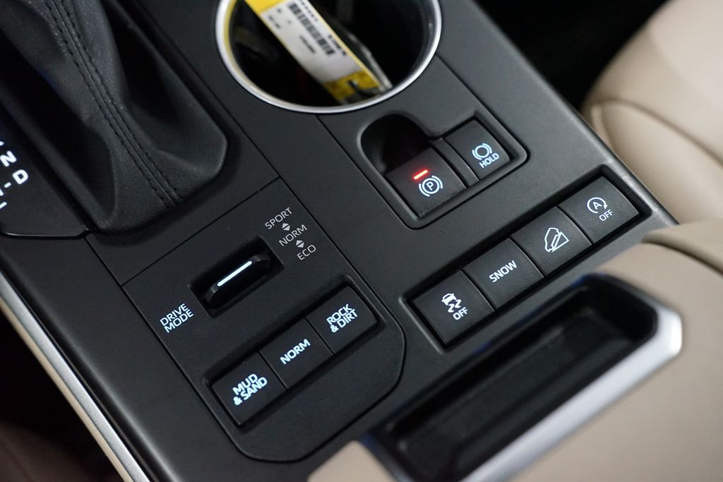 Thumbnail: 2020 Toyota Highlander - 22