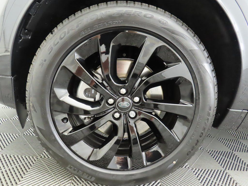 Thumbnail: 2023 Land Rover Discovery Sport - 30