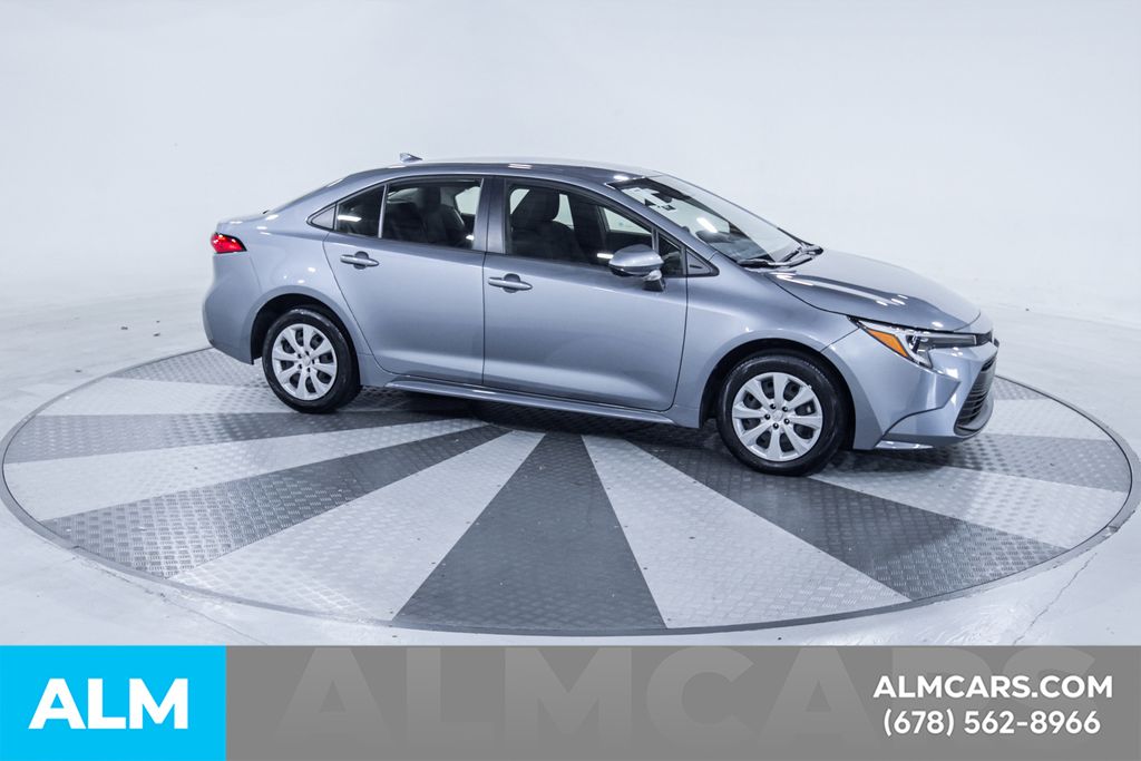Used 2025  Toyota LE image 13
