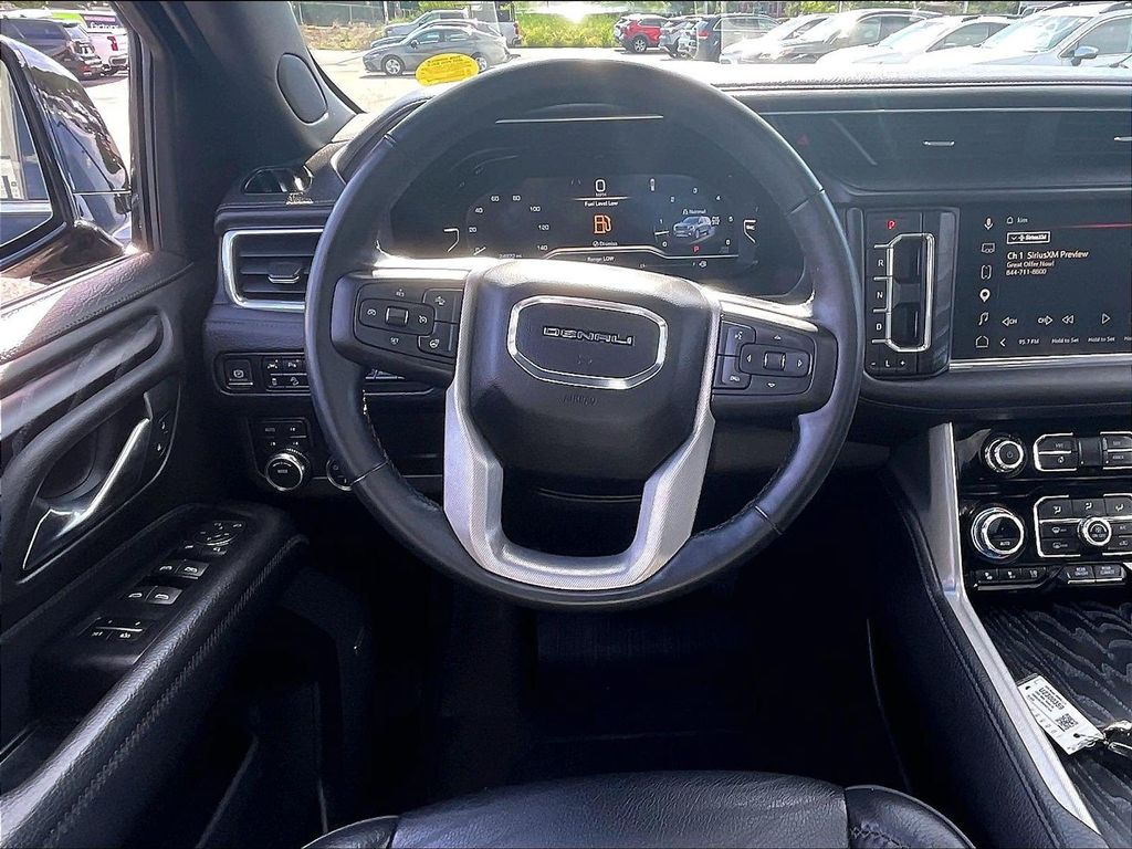2023 GMC Yukon XL — photo 18