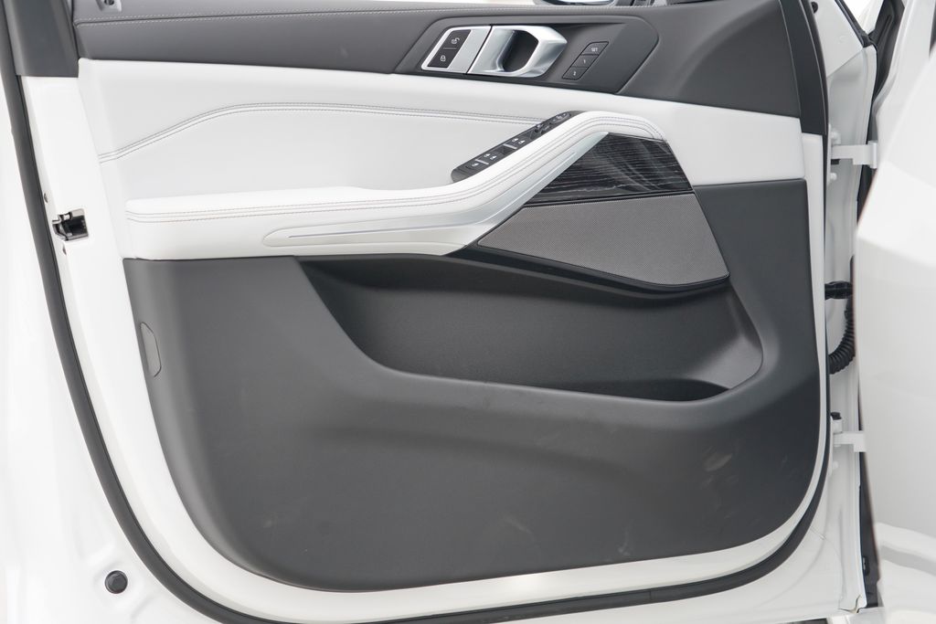 Thumbnail: 2026 BMW X5 - 8