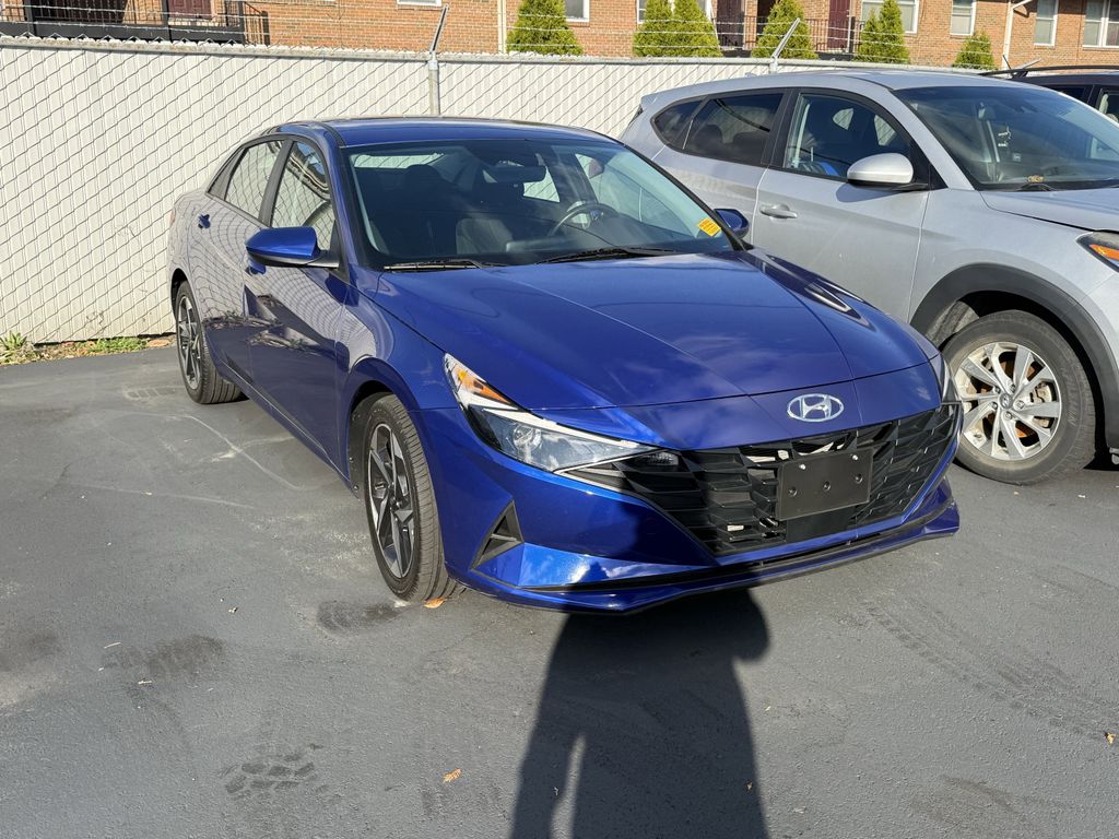 2023 Hyundai Elantra SEL FWD
