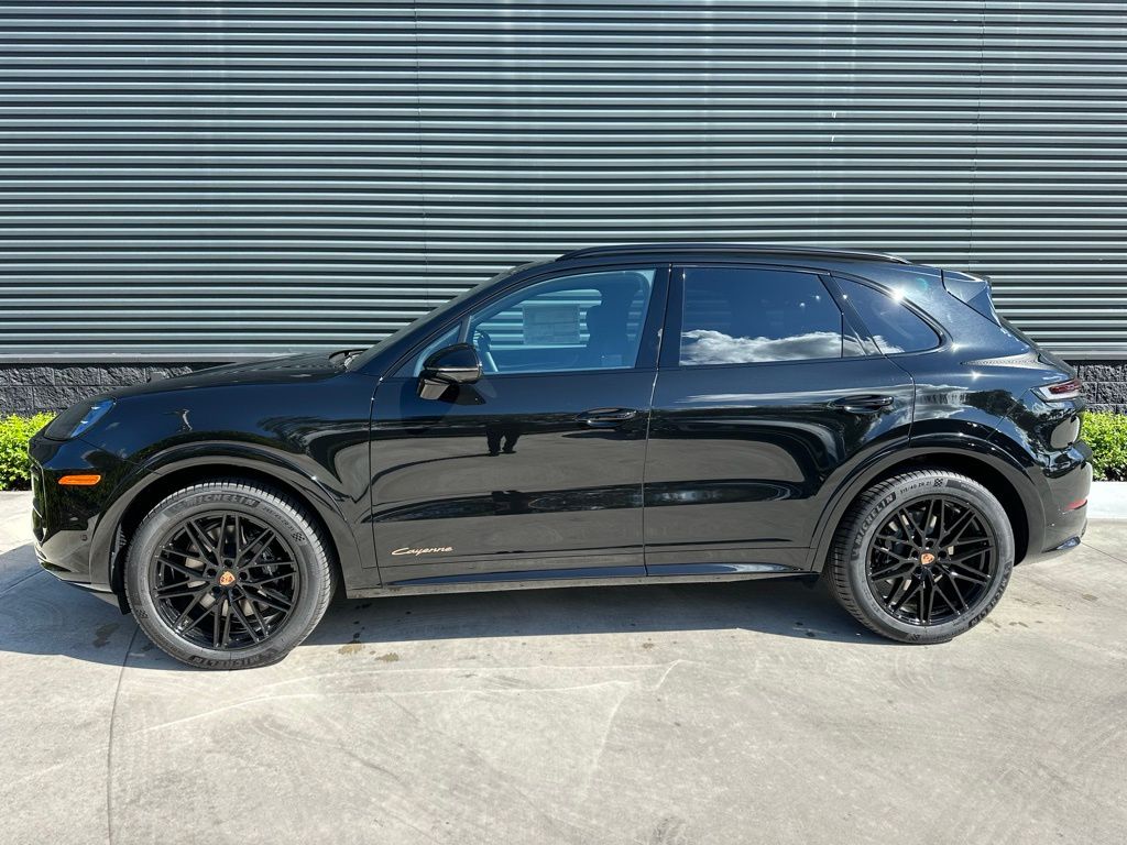 Thumbnail: 2026 Porsche Cayenne - 2