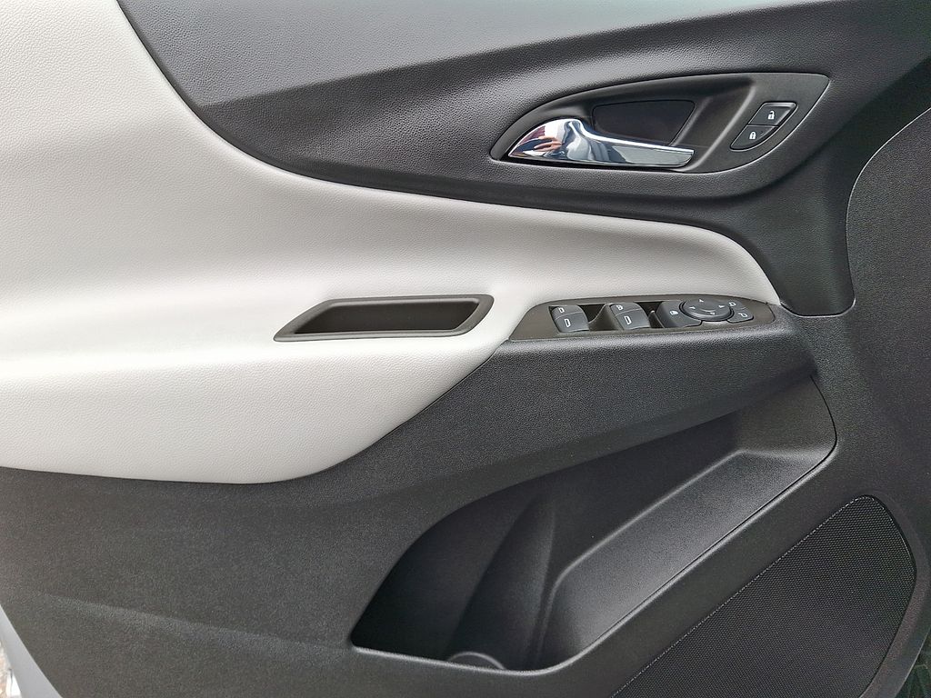used 2023 Chevrolet Equinox car, priced at $23,429