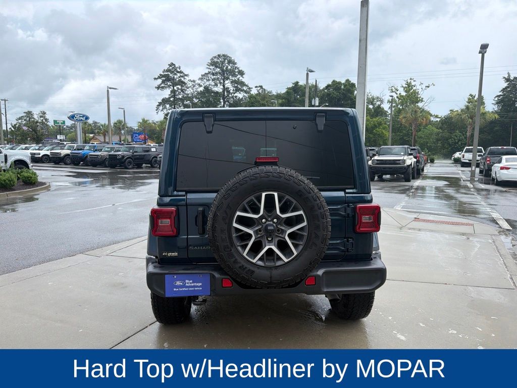 2025 Jeep Wrangler 4-Door Sahara 4x4