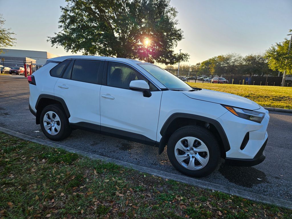 2024 Toyota RAV4 LE 7