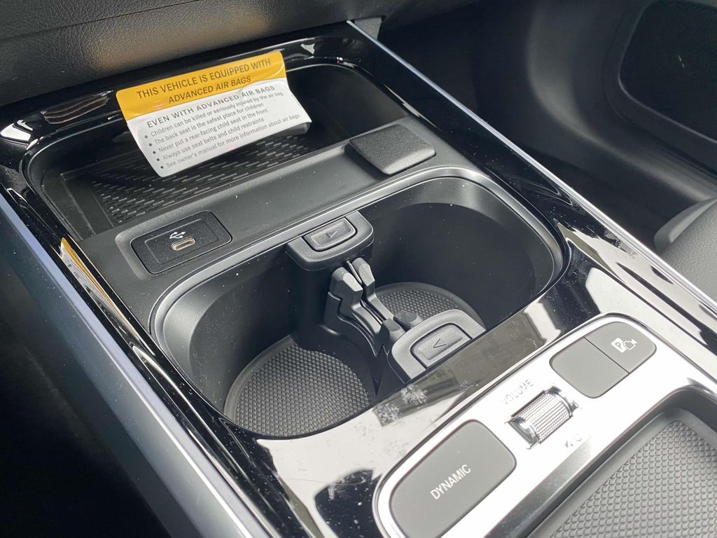 Thumbnail: 2025 Mercedes-Benz GLB - 31