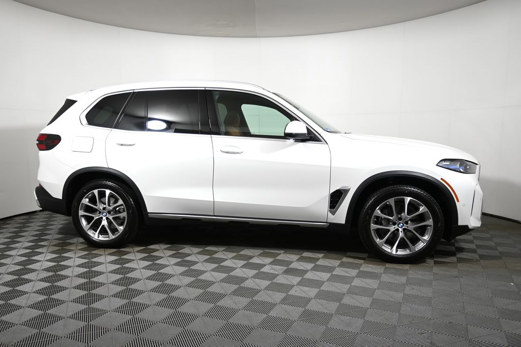 Thumbnail: 2026 BMW X5 - 8
