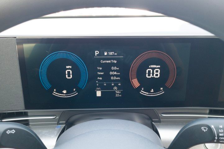 New 2027 White Hyundai SE image 24