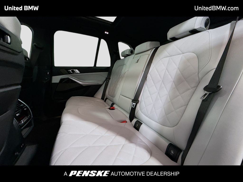 Thumbnail: 2026 BMW X5 - 13