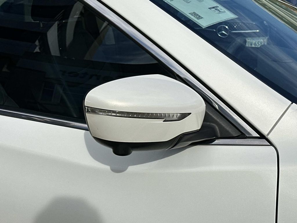 Thumbnail: 2014 Nissan Rogue - 17