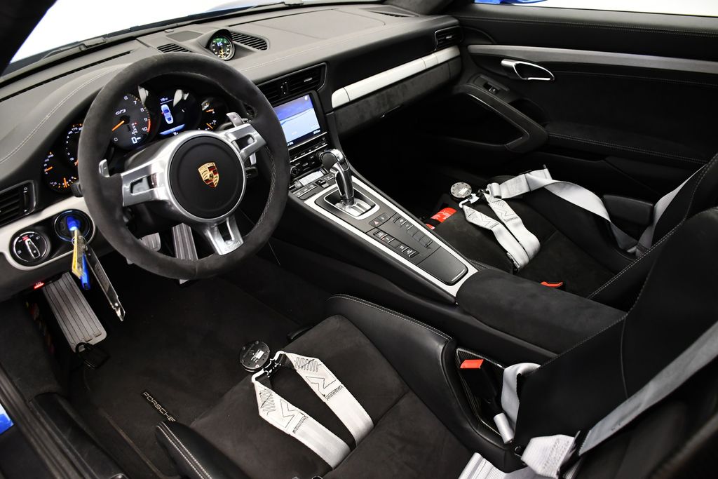 Thumbnail: 2015 Porsche 911 - 27