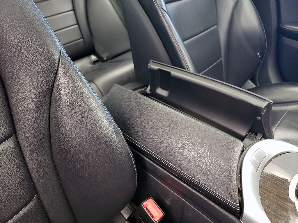 Thumbnail: 2017 Mercedes-Benz C-Class - 29