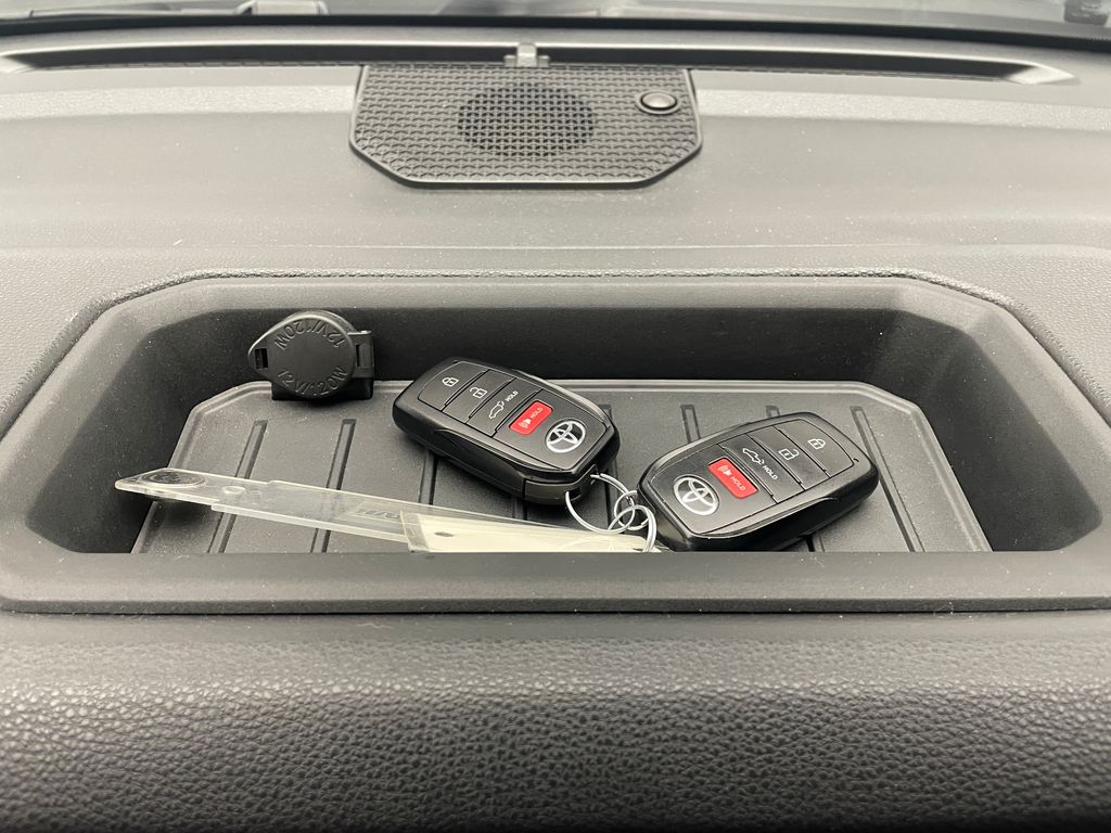 Thumbnail: 2022 Toyota Tundra - 29