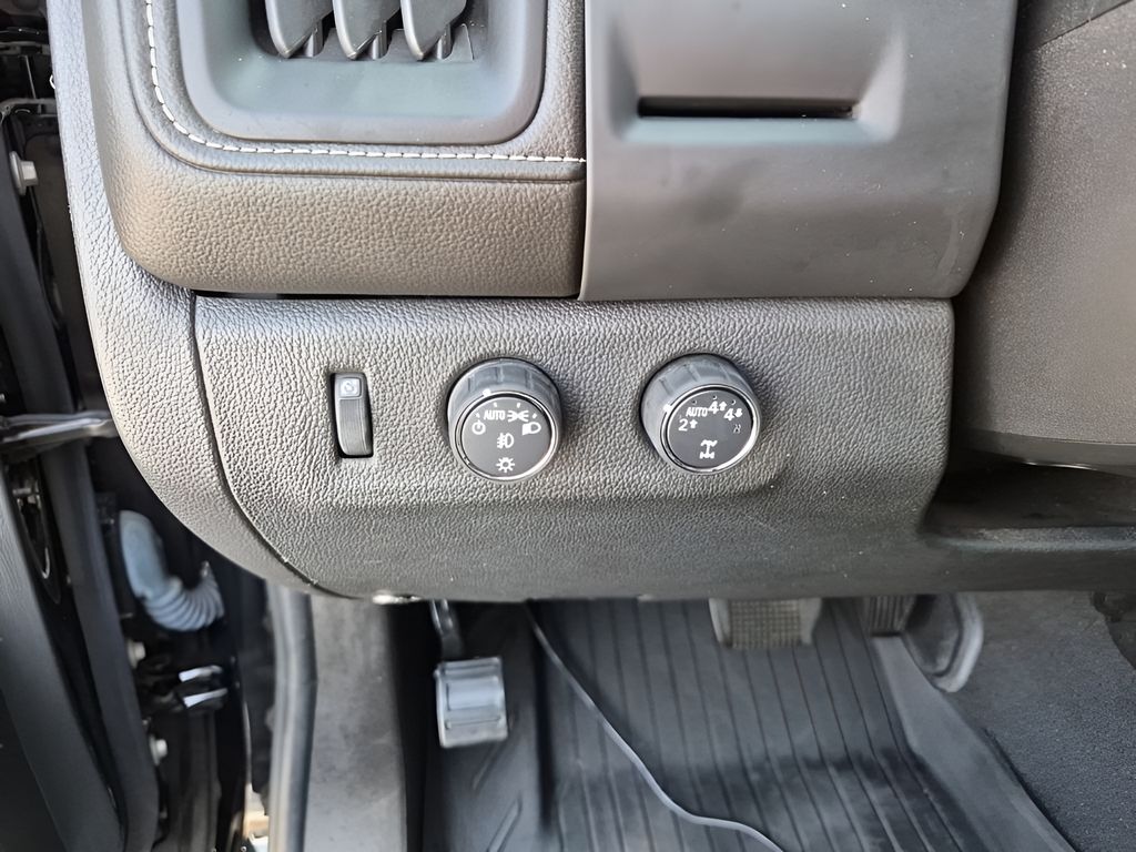 Used Car 2022 Gmc Canyon  Denali For Sale Under $35,000 In Austin, Texas