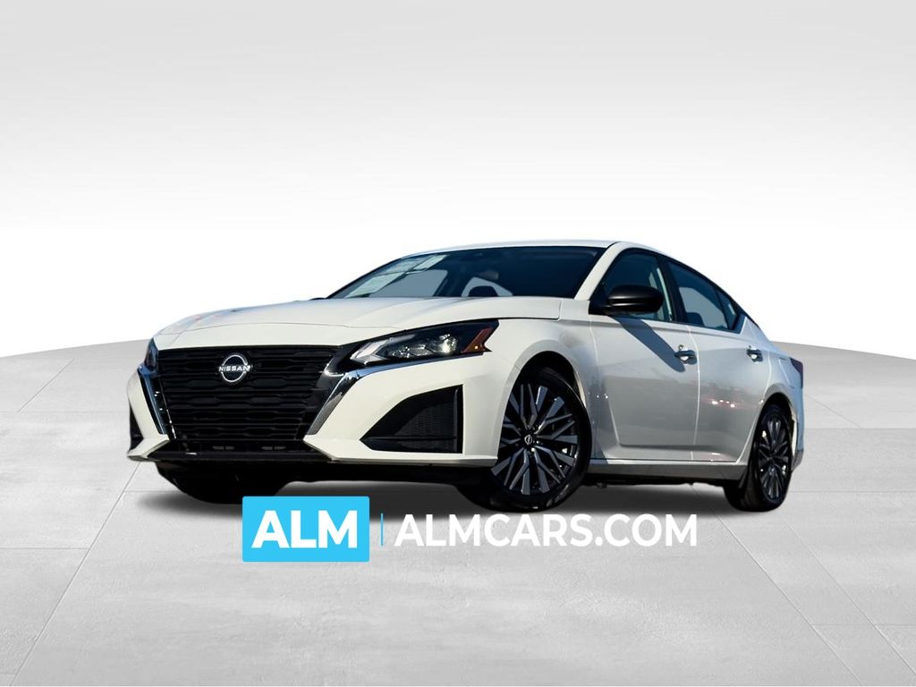 Glacier White 2025 Nissan Altima Sedan Front-Wheel Drive Continuously Variable Transmission