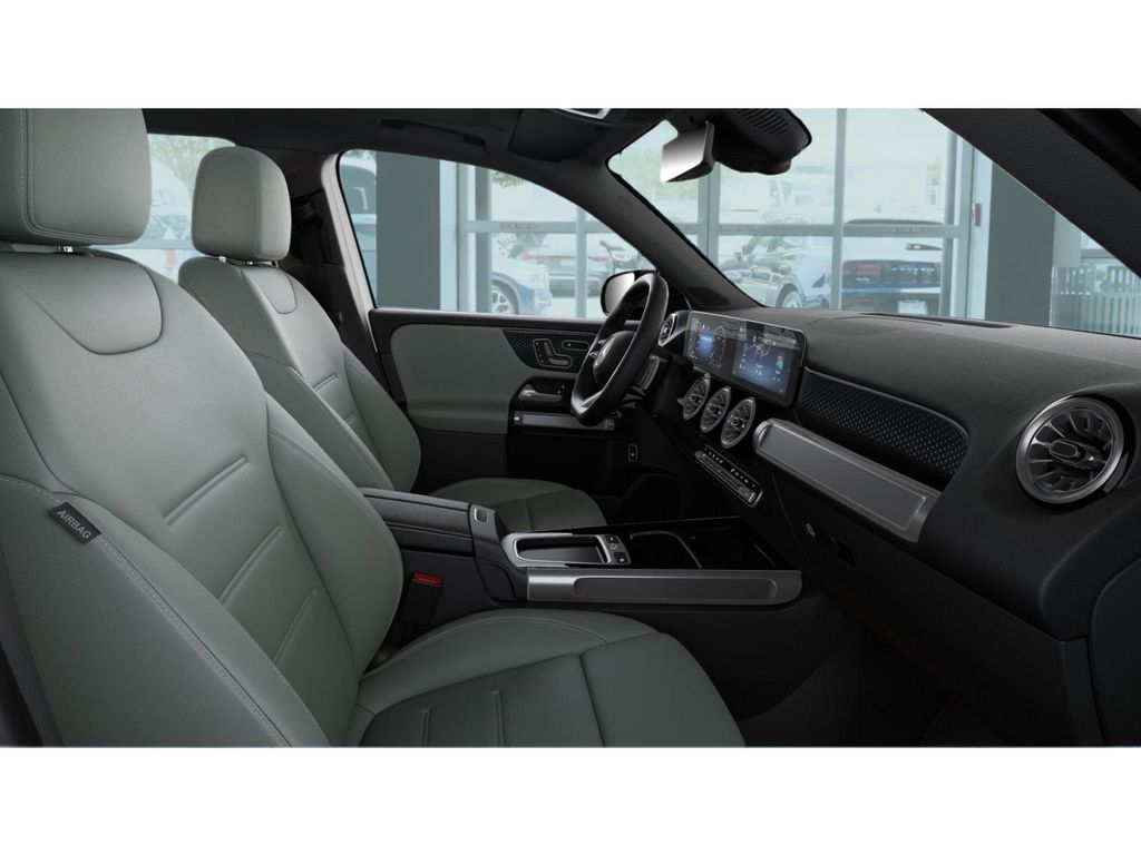 Thumbnail: 2026 Mercedes-Benz GLB - 4