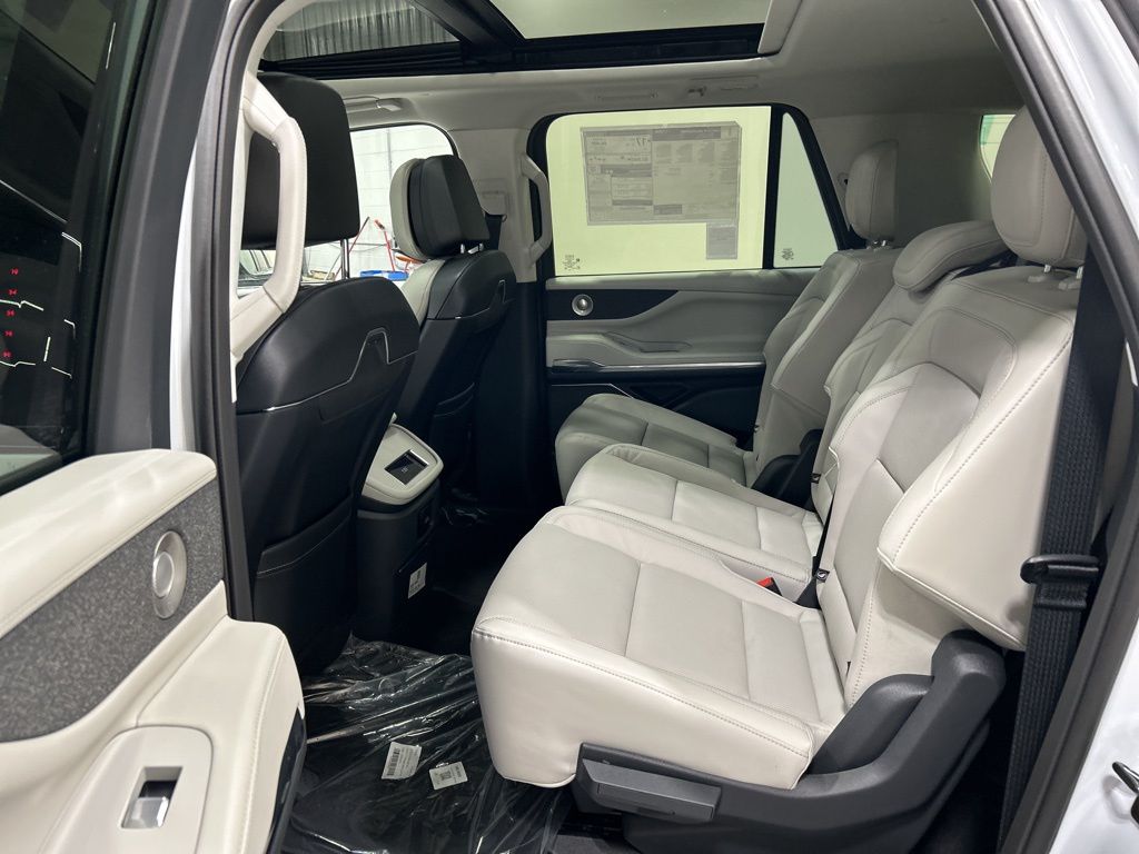 new 2026 Lincoln Navigator L car, priced at $111,115