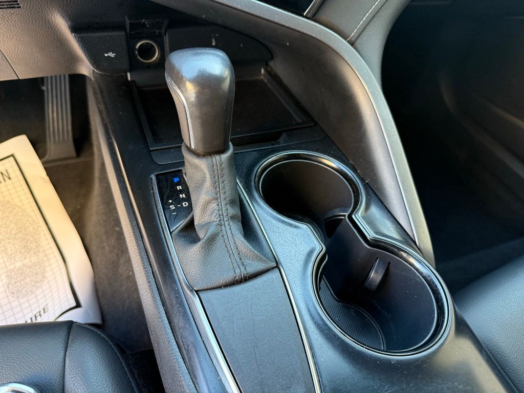 Thumbnail: 2020 Toyota Camry - 18