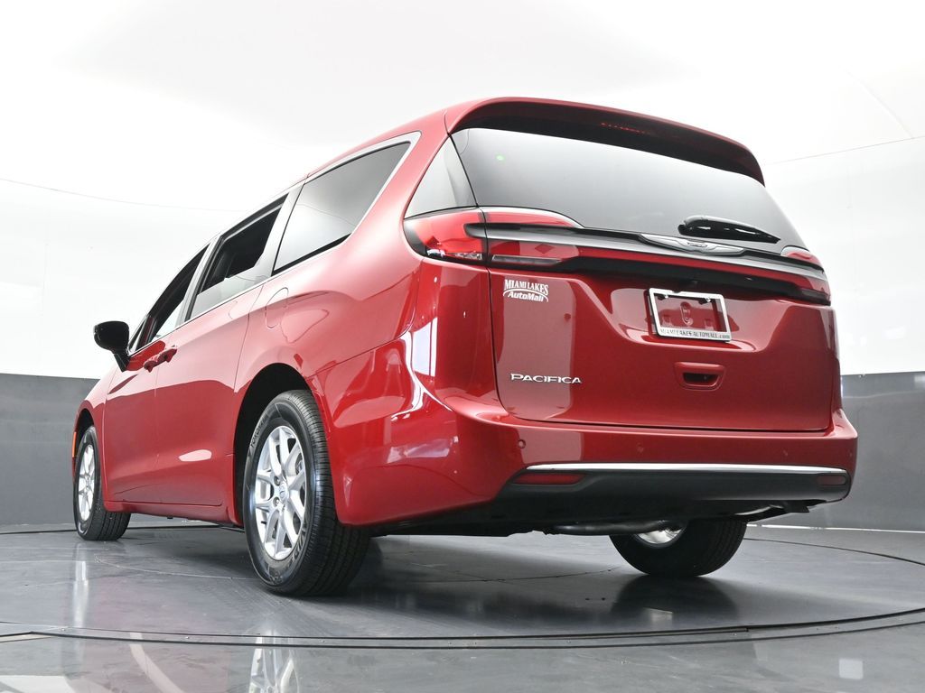 New 2026 Red Hot Pearlcoat Chrysler Select image 55