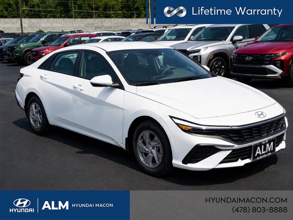 New 2026 White Hyundai SE image 4