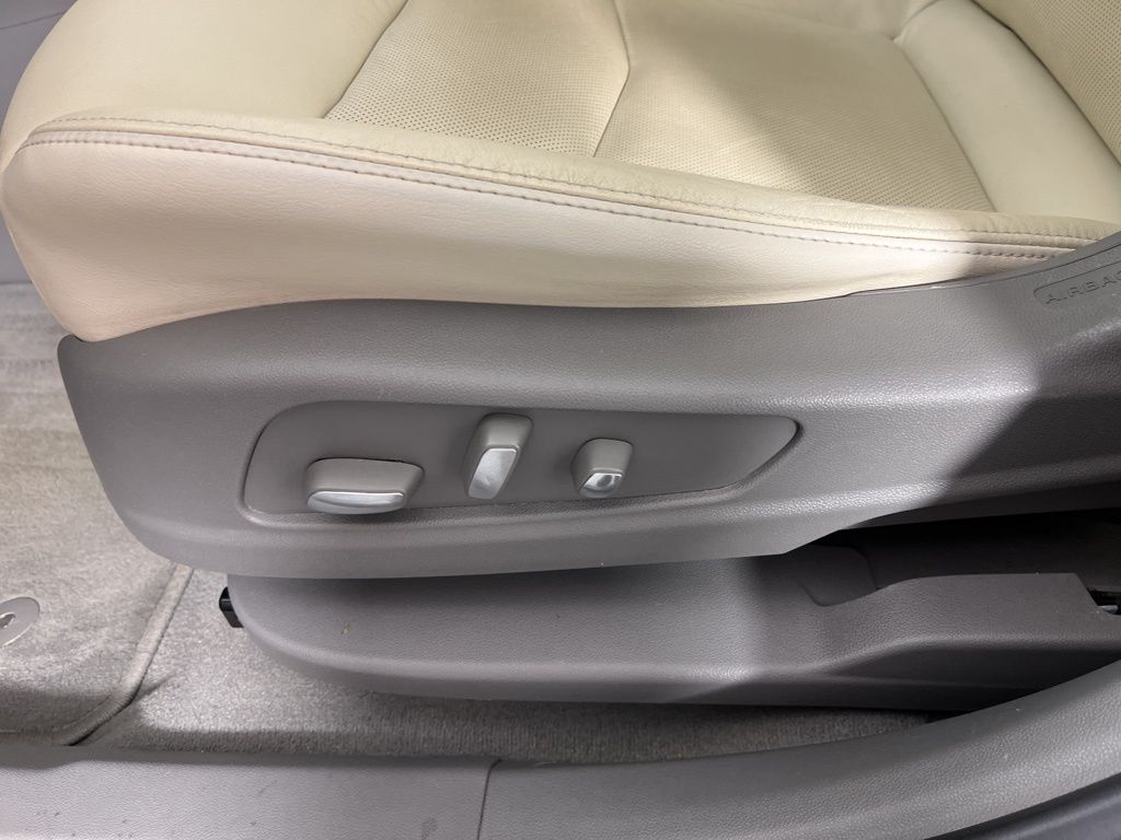 Thumbnail: 2020 Cadillac XT6 - 28