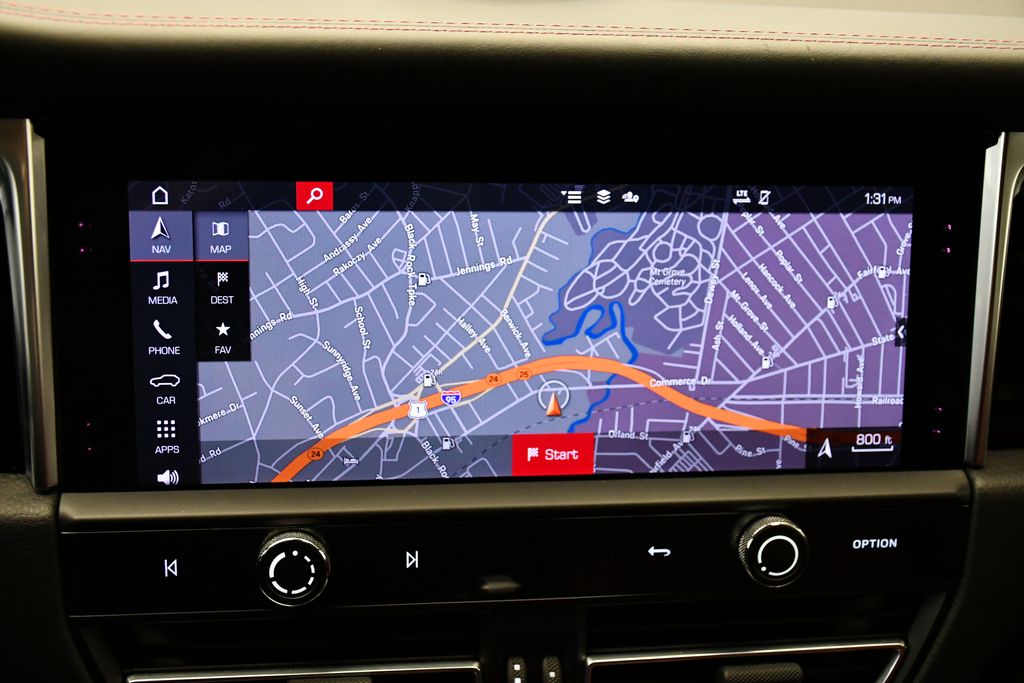 Thumbnail: 2023 Porsche Macan - 30