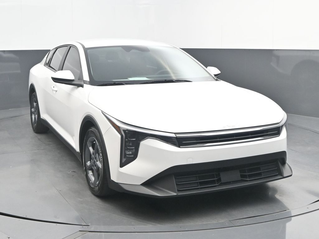 2025 Kia K4 LXS FWD