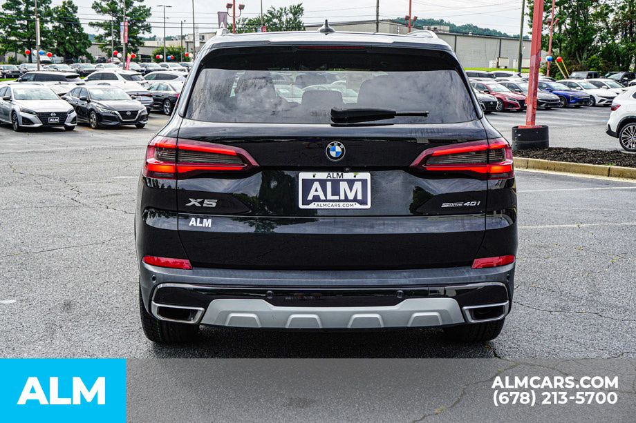 Used 2021 Black BMW sDrive40i image 10