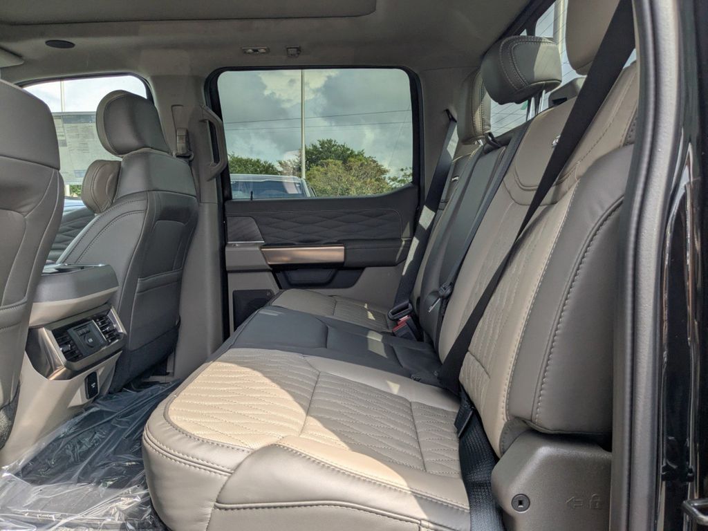2025 Ford F-250 Super Duty Platinum