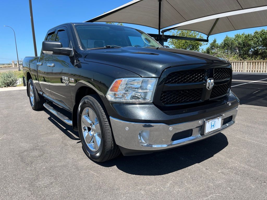 Thumbnail: 2019 RAM 1500 Classic - 3