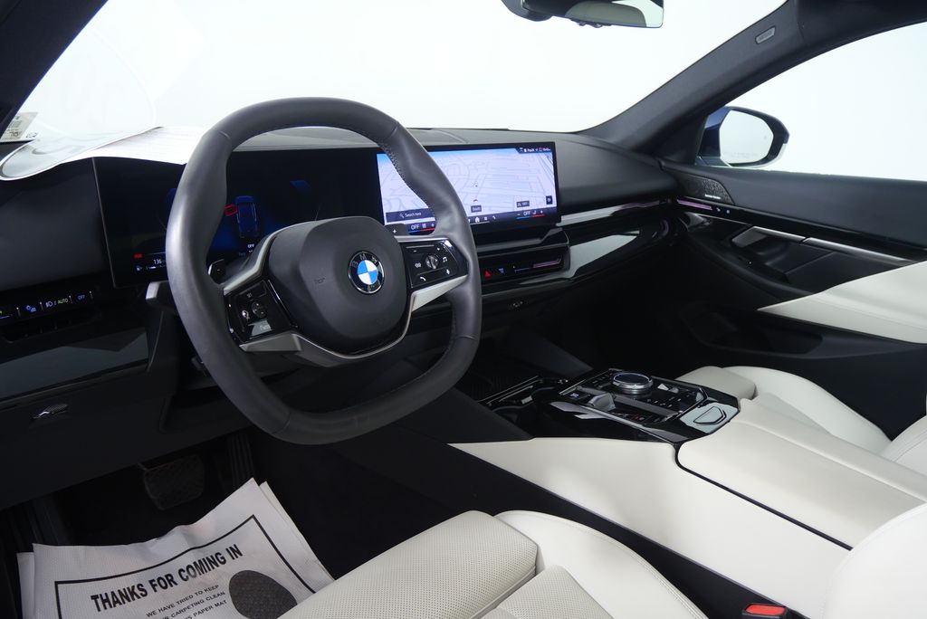 Thumbnail: 2025 BMW 5 Series - 12