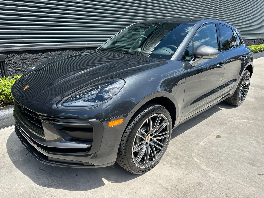 Thumbnail: 2026 Porsche Macan - 7