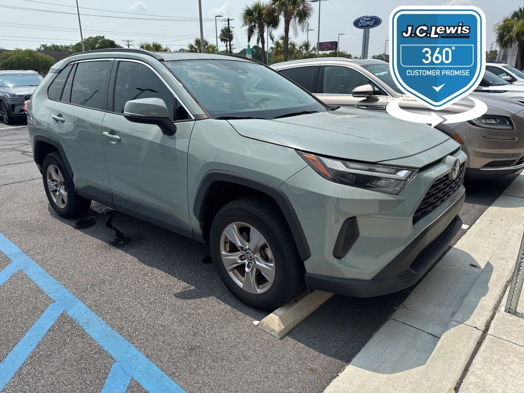 2022 Toyota RAV4 XLE