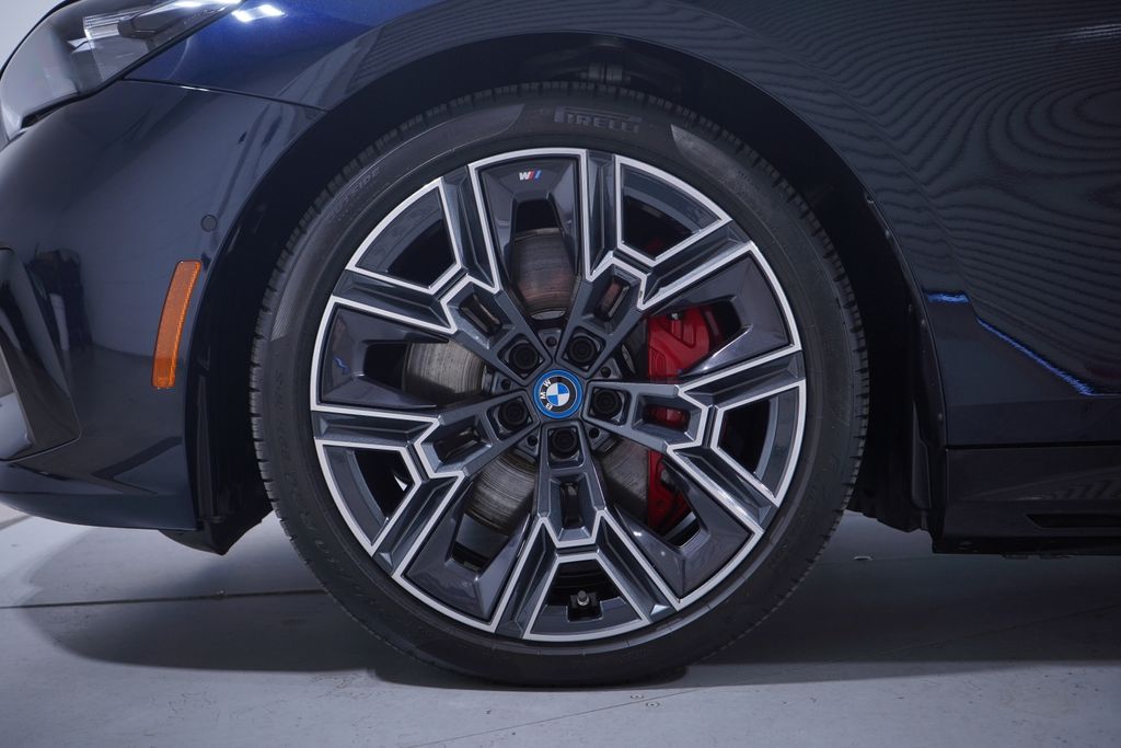 Thumbnail: 2024 BMW i5 - 2