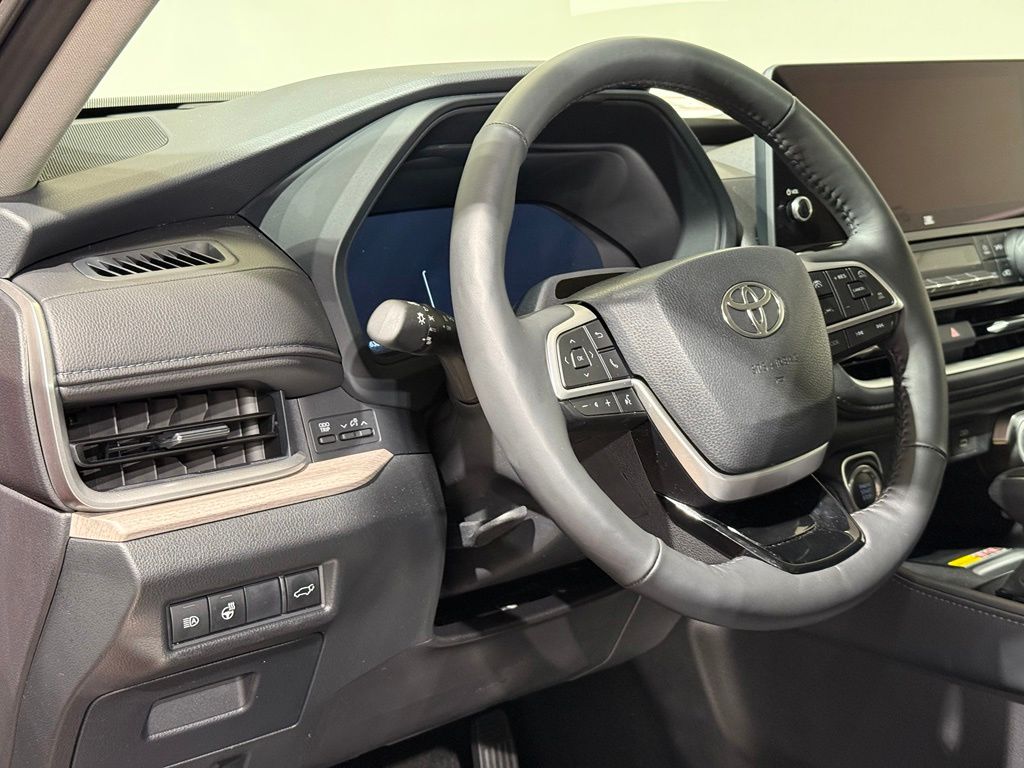 Thumbnail: 2026 Toyota Grand Highlander - 17