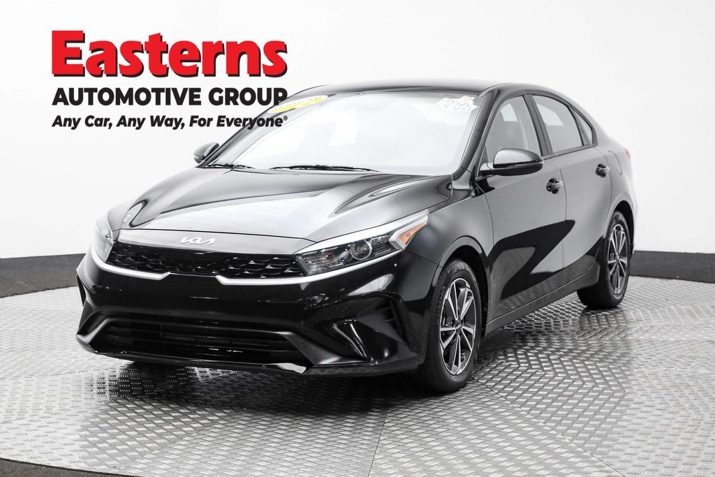 2023 Kia Forte LXS's photo
