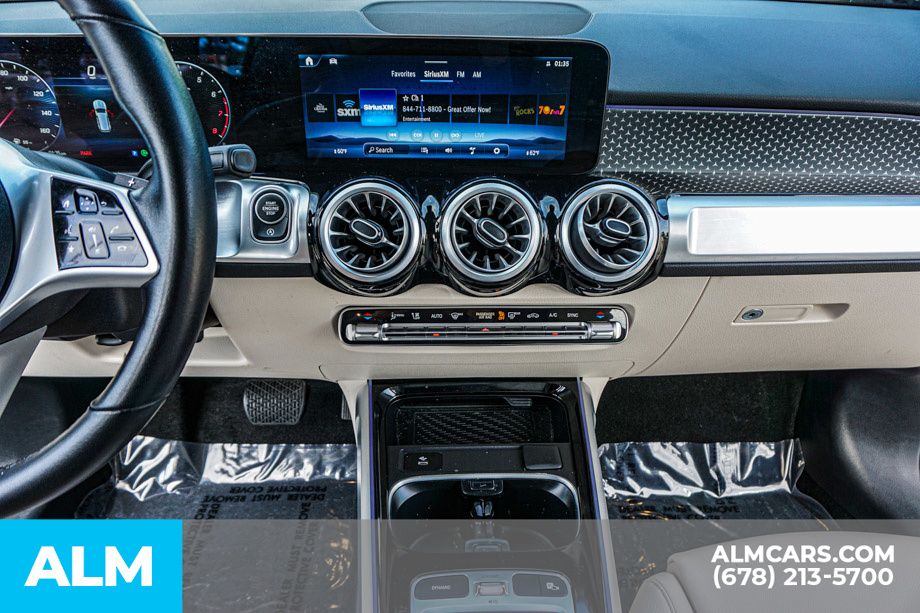 Used 2024 White Mercedes-Benz GLB 250 image 39
