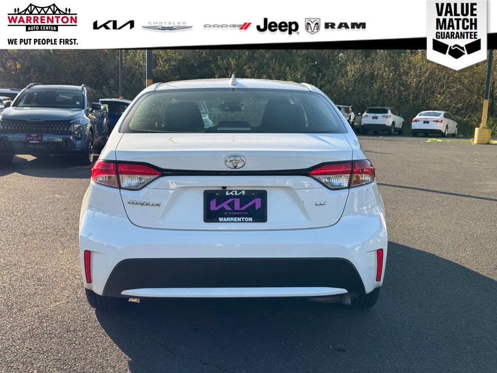 2022 Toyota Corolla LE photo 4
